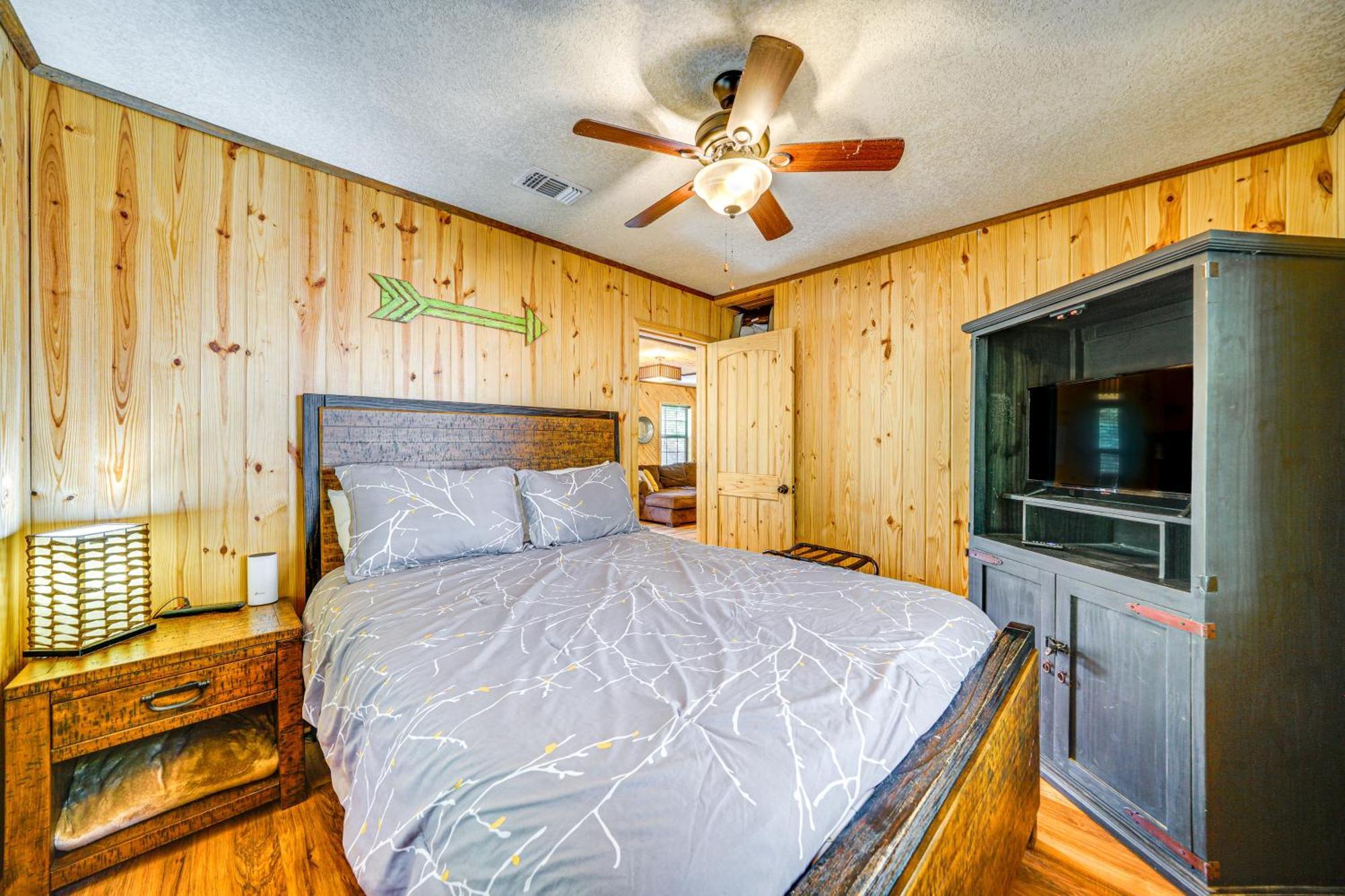 Broken Bow Cabin With Hot Tub And Game Room! Экстерьер фото